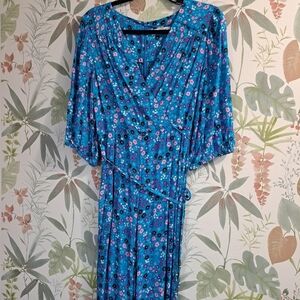 Calvin Klein Womens Short Sleeve Cross Front Neckline Floral Romper Size 12